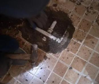 革吉卫生间漏水维修公司为您分享下卫生间渗水如何处理及注意事项